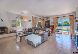 Charming 3-Bedroom Villa with Pool & Sea View | Carvoeiro