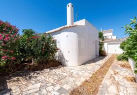 Charming 3-Bedroom Villa with Pool & Sea View | Carvoeiro