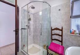 Charming 3-Bedroom Villa with Pool & Sea View | Carvoeiro
