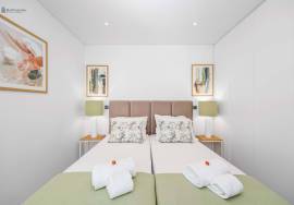 Luxury 2 bedroom apartment with sea view