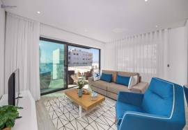 Luxury 2 bedroom apartment with sea view