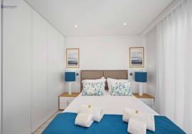 Luxury 2 bedroom apartment with sea view