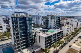 Luxury 2 bedroom apartment with sea view