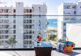 Luxury 2 bedroom apartment with sea view