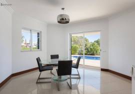 Detached 4 Bedroom Single Story Villa in Albufeira – A Haven of Light, Comfort and Privacy