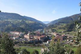 Urban land with excellent location and potential in Alonsotegi, just 10 minutes from Bilbao