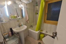 For sale bright exterior apartment with balcony on the top floor.