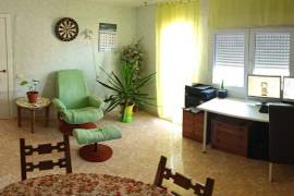 For sale bright exterior apartment with balcony on the top floor.