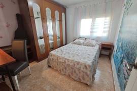 For sale bright exterior apartment with balcony on the top floor.