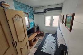 For sale bright exterior apartment with balcony on the top floor.
