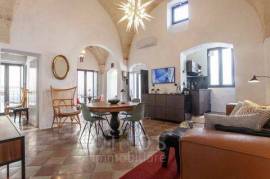 2+ bedrooms luxurious townhouse with spectacular roof terrace
