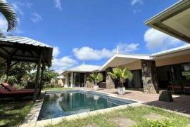 SUPERB SINGLE-STORY VILLA WITH MOUNTAIN VIEWS IN CASCAVELLE - MAURITIUS