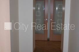 Apartment for rent in Riga, 135.00m2