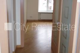 Apartment for rent in Riga, 135.00m2
