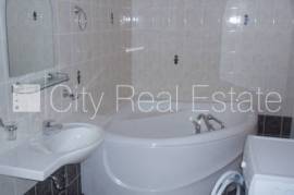 Apartment for rent in Riga, 135.00m2