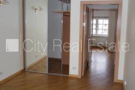 Apartment for rent in Riga, 135.00m2