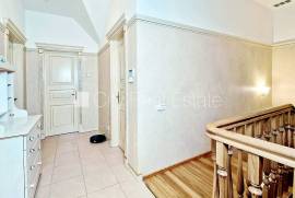 Detached house for rent in Jurmala, 220.00m2