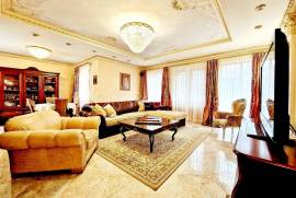 Detached house for rent in Jurmala, 220.00m2
