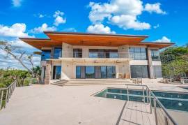 El Palacete Flamingo: A Rare Opportunity to Own Coastal Perfection!