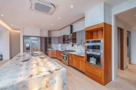 El Palacete Flamingo: A Rare Opportunity to Own Coastal Perfection!