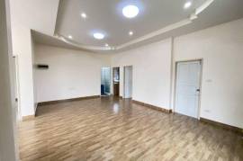 House with 2 Bedrooms and 2 Bathrooms
