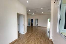 House with 2 Bedrooms and 2 Bathrooms