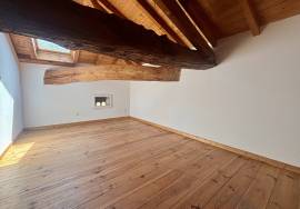 Ensemble immobilier d\'exception comprenant un moulin renove, un gite et une piscine.