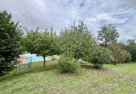 Charmante maison avec dependance renovee et piscine situee a Pujols.