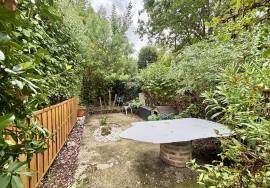 Charmante maison avec dependance renovee et piscine situee a Pujols.