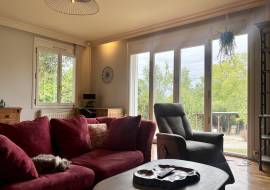 Charmante maison avec dependance renovee et piscine situee a Pujols.
