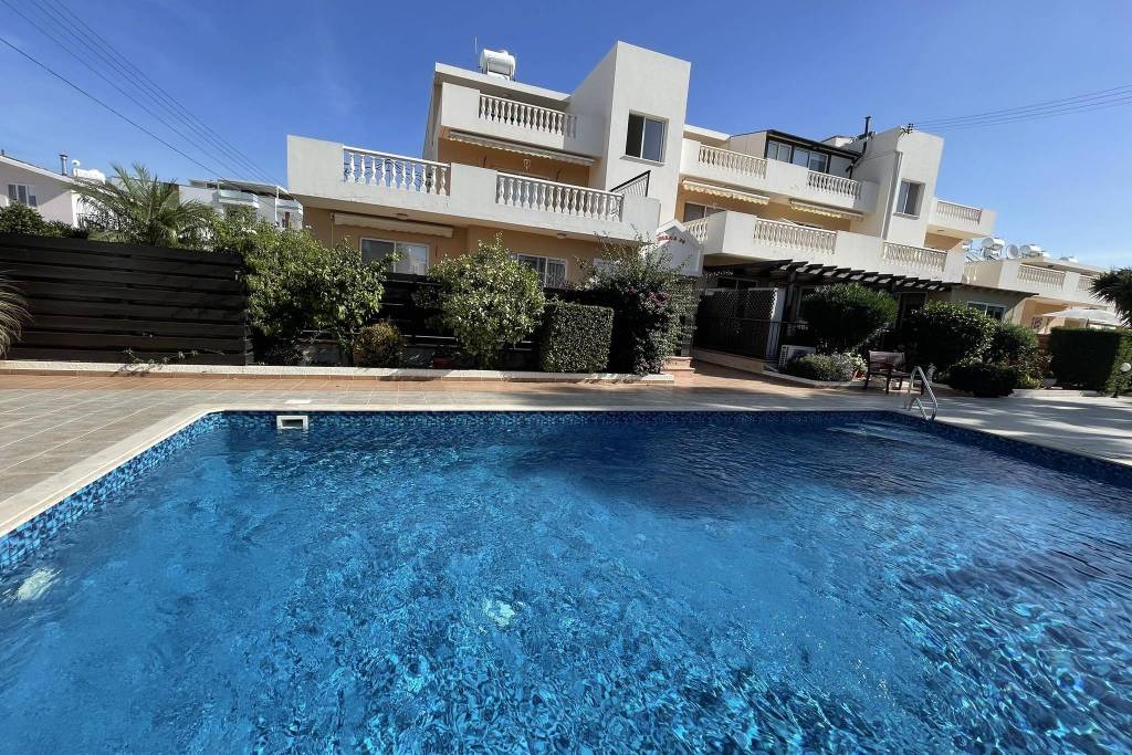 Beautiful 2 Bedroom Ground Floor Apartment - Universal, Paphos