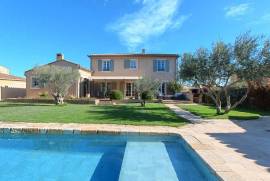 6 room, 185m2 Villa for sale in Bessan - 760 000 € *