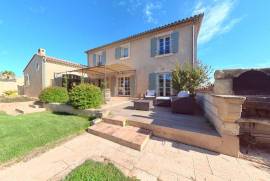 6 room, 185m2 Villa for sale in Bessan - 760 000 € *