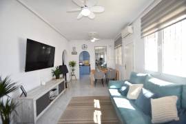 HERMOSA VILLA DE 2 DORMITORIOS CON PISCINA CERCA DEL CAMPO DE GOLF LA MARQUESA