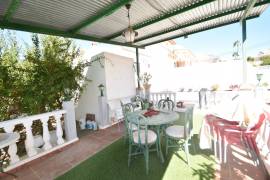 CHARMING VILLA WITH PRIVATE POOL AND GARDENS IN THE CENTRE OF BENIJOFAR