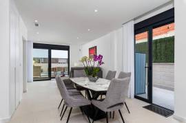 4 Bedrooms - Villa - Alicante - For Sale - N8469