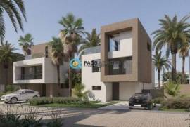 Mid Town House 195 msq land with 176 msq of internal villa area has own Private pool. 15% down payment and 7 years payment plan.