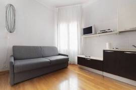 Modern Bologna City Center Apartment with Balcony