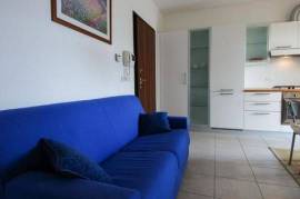 Bright One-Bedroom Apartment with Terrace in Bologna