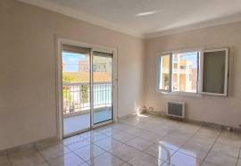 Fully Renovated Apartment On The 1st Floor With Balcony Near The Beach Fully Renovated Apartment On The 1st Floor With Balcony Near The Beach