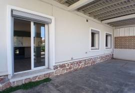 Fully Renovated Apartment On The Ground Floor With Courtyard And At Walking Distance From The Beach. Fully Renovated Apartment On The Ground Floor With Courtyard And At Walking Distance From The Beach.