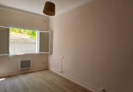 Fully Renovated Apartment On The Ground Floor With Garden, At Walking Distance From The Sea. Fully Renovated Apartment On The Ground Floor With Garden, At Walking Distance From The Sea.