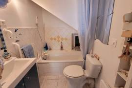 Charming Village House With 101 M2 Of Living Space, 4 Bedrooms And A Lovely Sunny Terrace. Charming Village House With 101 M2 Of Living Space, 4 Bedrooms And A Lovely Sunny Terrace.