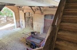 Former Wine-Growing Estate: A Truly Unique Property, Comprising 3 Dwellings, Farm Buildings And Set On 2109 M2 Of Land. Former Wine-Growing Estate: A Truly Unique Property, Comprising 3 Dwellings, Farm Buildings And Set On 2109 M2 Of Land.