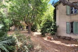 Former Wine-Growing Estate: A Truly Unique Property, Comprising 3 Dwellings, Farm Buildings And Set On 2109 M2 Of Land. Former Wine-Growing Estate: A Truly Unique Property, Comprising 3 Dwellings, Farm Buildings And Set On 2109 M2 Of Land.