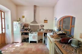 Former Wine-Growing Estate: A Truly Unique Property, Comprising 3 Dwellings, Farm Buildings And Set On 2109 M2 Of Land. Former Wine-Growing Estate: A Truly Unique Property, Comprising 3 Dwellings, Farm Buildings And Set On 2109 M2 Of Land.