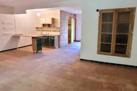 Former Wine-Growing Estate: A Truly Unique Property, Comprising 3 Dwellings, Farm Buildings And Set On 2109 M2 Of Land. Former Wine-Growing Estate: A Truly Unique Property, Comprising 3 Dwellings, Farm Buildings And Set On 2109 M2 Of Land.