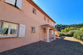 Beautiful Villa With 248 M2 Of Living Space Offering 7 Bedrooms On A 2160 M2 Plot With Pool And Views And Partly Constructible. Beautiful Villa With 248 M2 Of Living Space Offering 7 Bedrooms On A 2160 M2 Plot With Pool And Views And Partly Constructible.