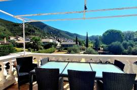 Beautiful Villa With 248 M2 Of Living Space Offering 7 Bedrooms On A 2160 M2 Plot With Pool And Views And Partly Constructible. Beautiful Villa With 248 M2 Of Living Space Offering 7 Bedrooms On A 2160 M2 Plot With Pool And Views And Partly Constructible.