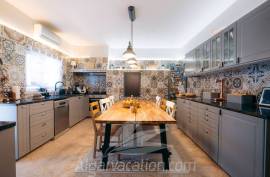 listing listing